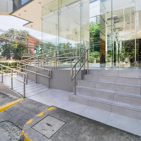 Free Netflix Condo Near It Park With 32-Inch Samsung Hdtv Cebu Kültér fotó